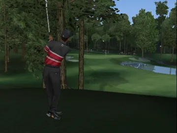 Tiger Woods PGA Tour 2004 (Disc 1) screen shot game playing